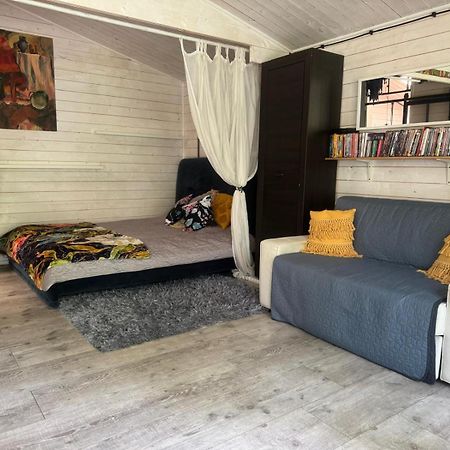 Domek Pod Trzema Kuropatwami Ily Kolo Urli Exterior foto